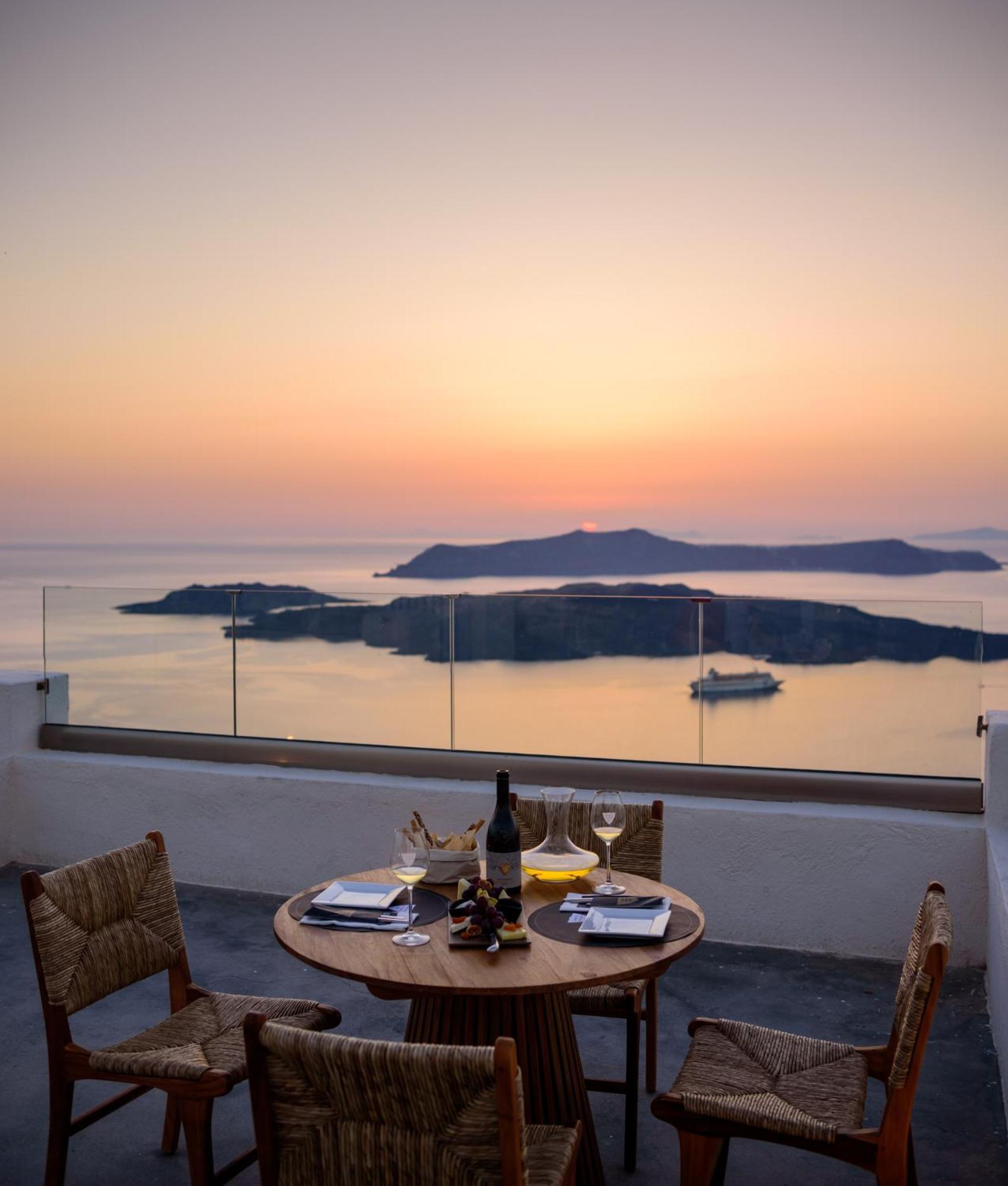 Impressive One Ormos Athinios Exterior foto
